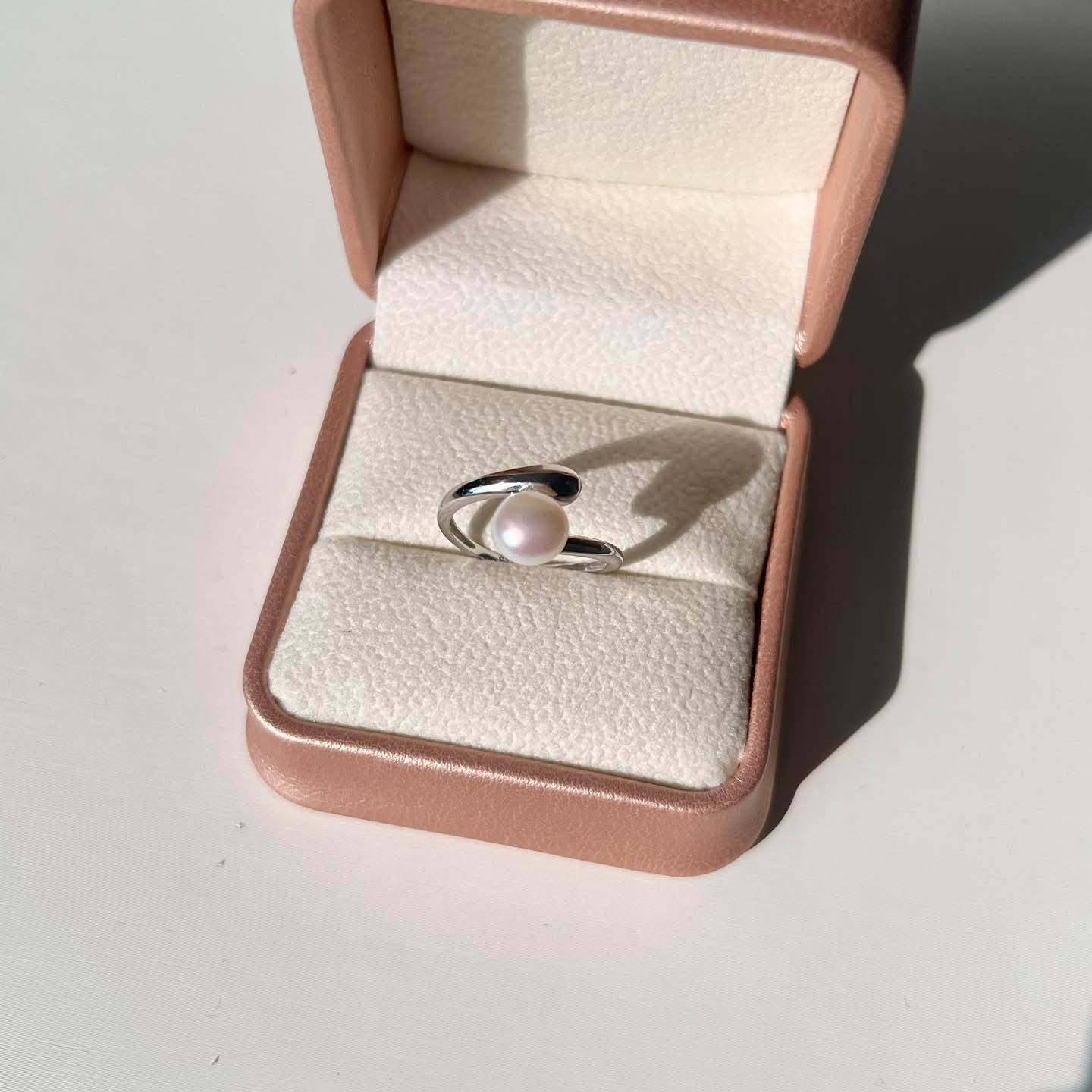 Silver pearl ring