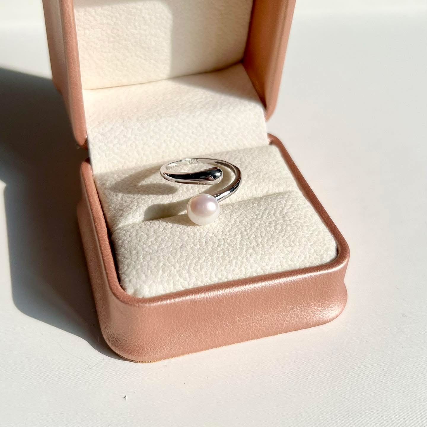 Silver pearl ring