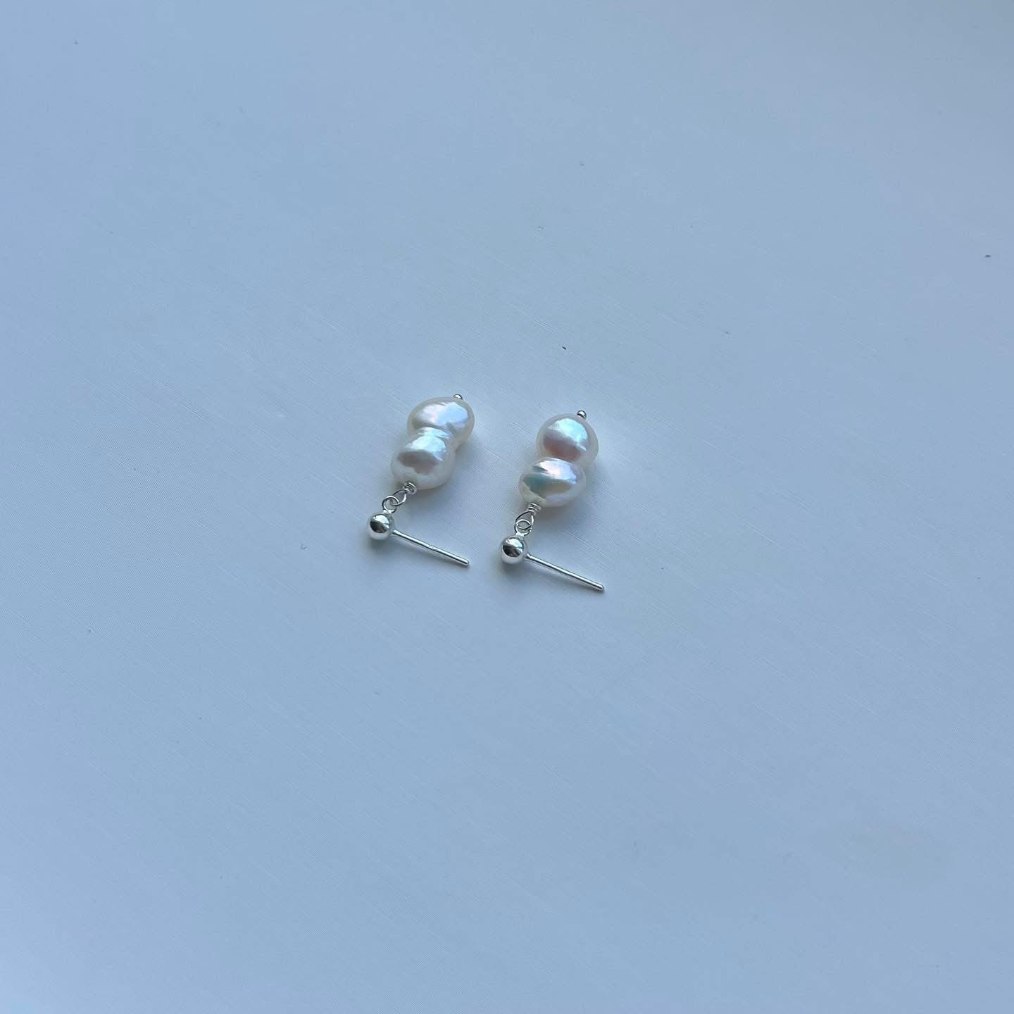 Baroque Gourd Pearl Earrings